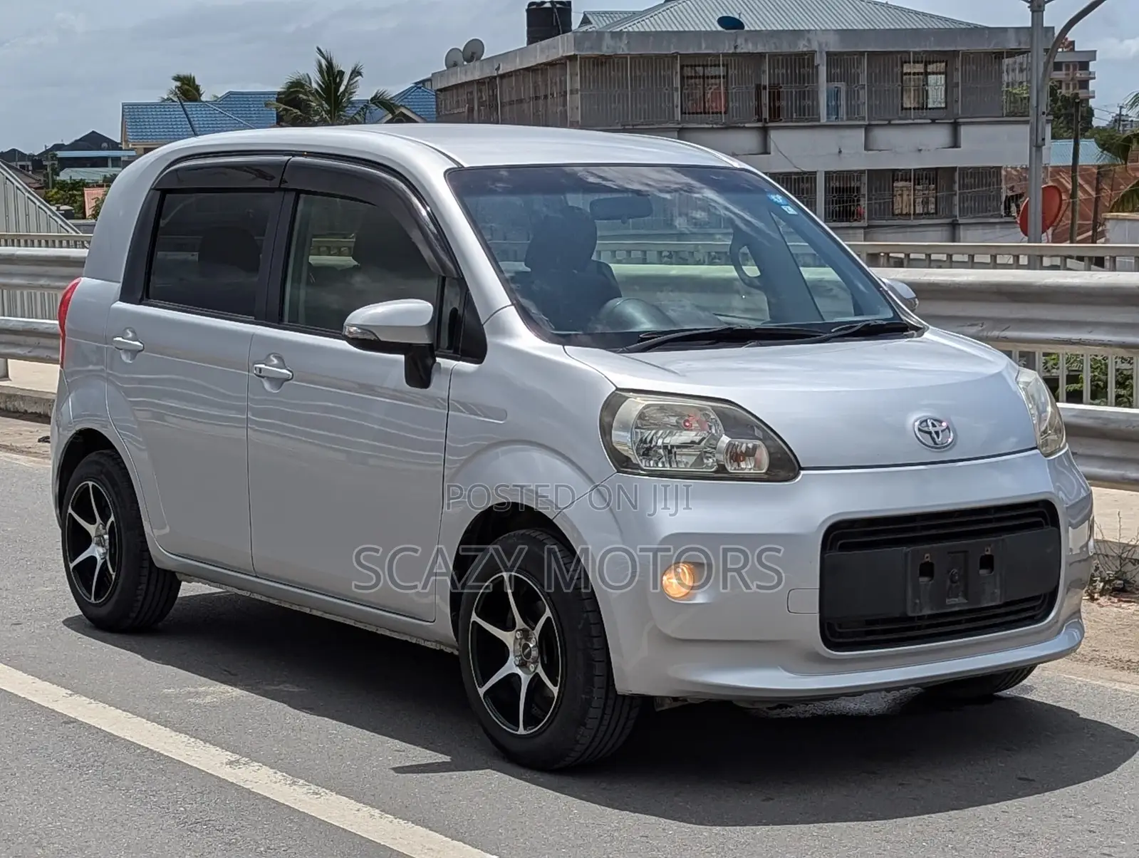 Toyota Porte 2014 Silver