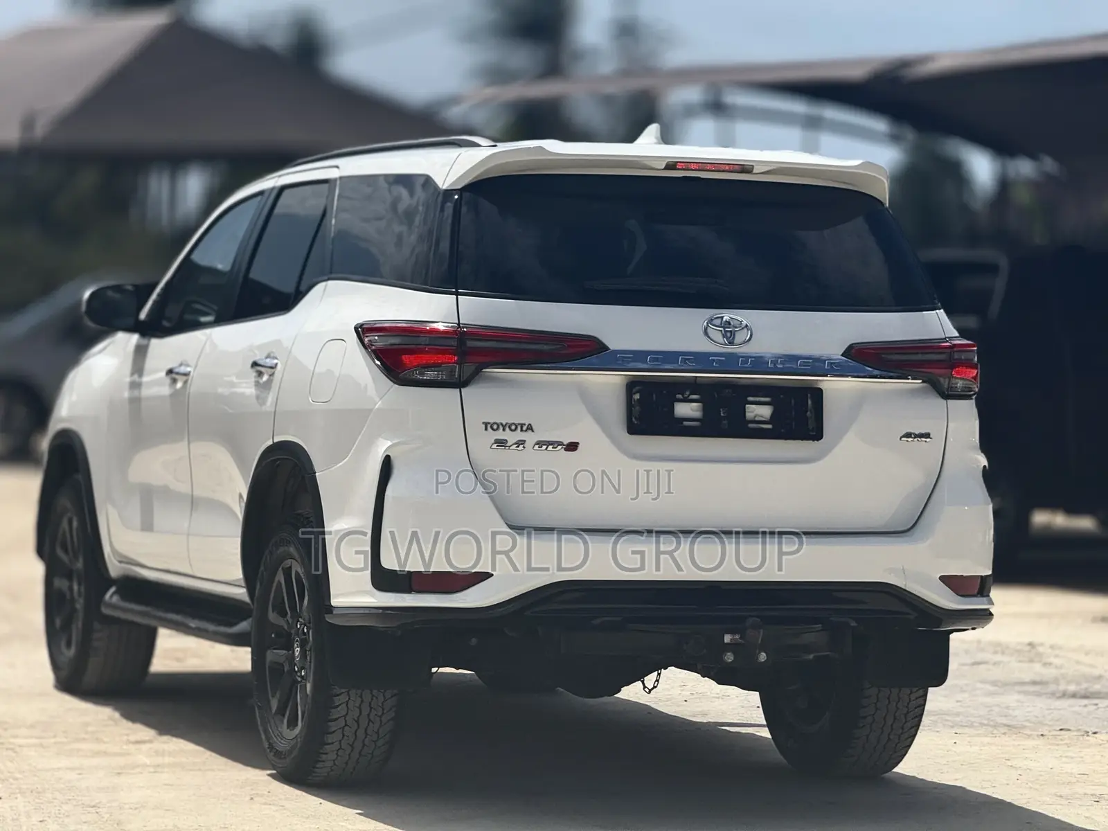 Toyota Fortuner 2.4 D AWD 2023 White