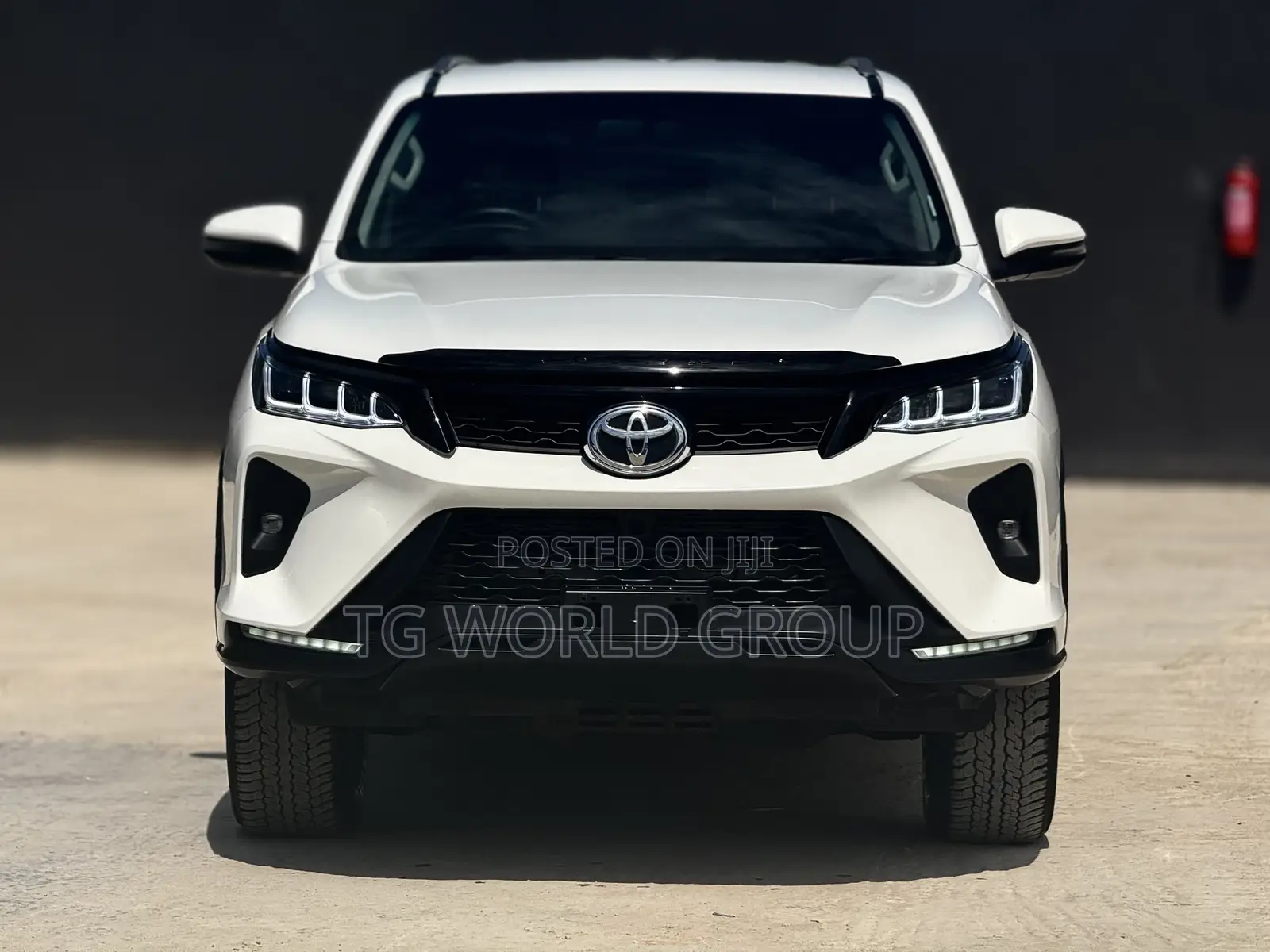 Toyota Fortuner 2.4 D AWD 2023 White