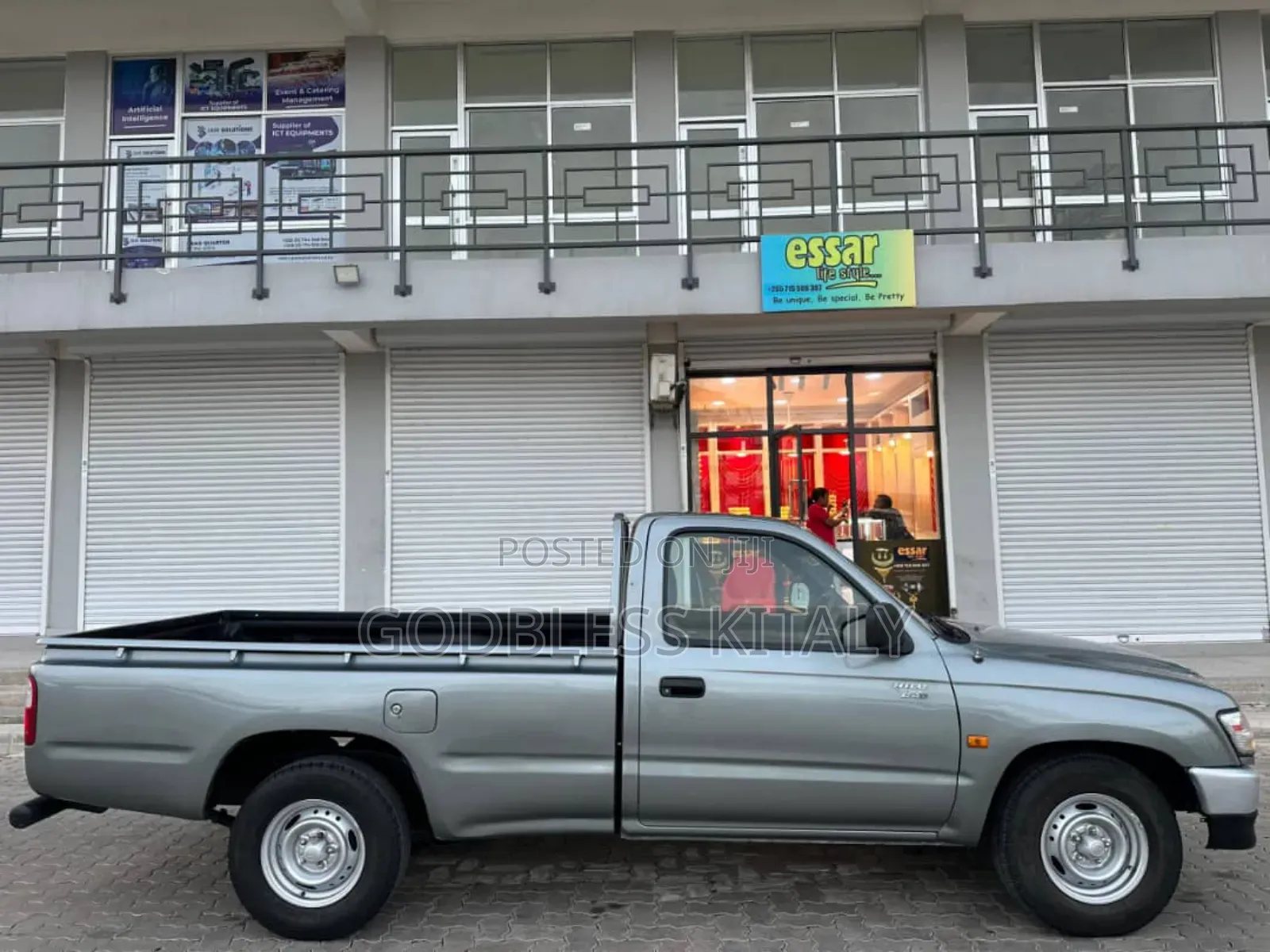 Toyota Hilux 2002 Gray
