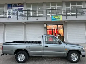 Toyota Hilux 2002 Gray