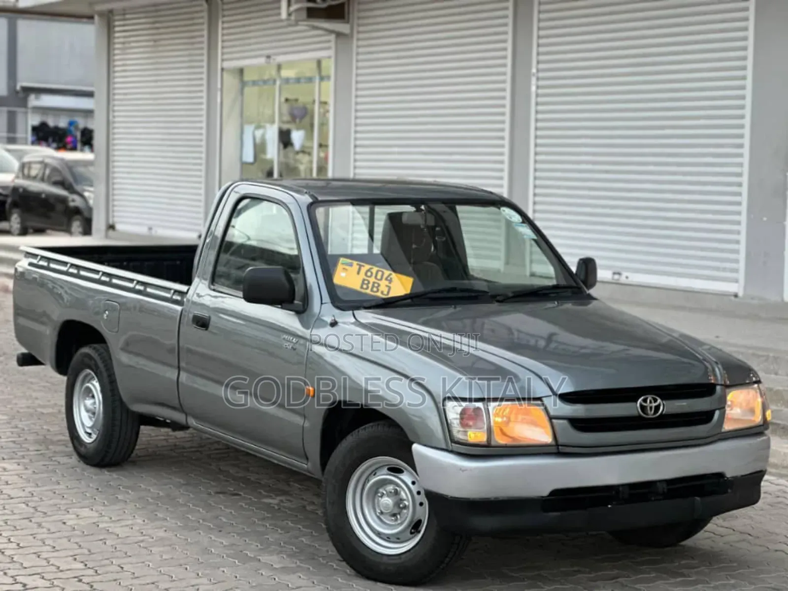 Toyota Hilux 2002 Gray