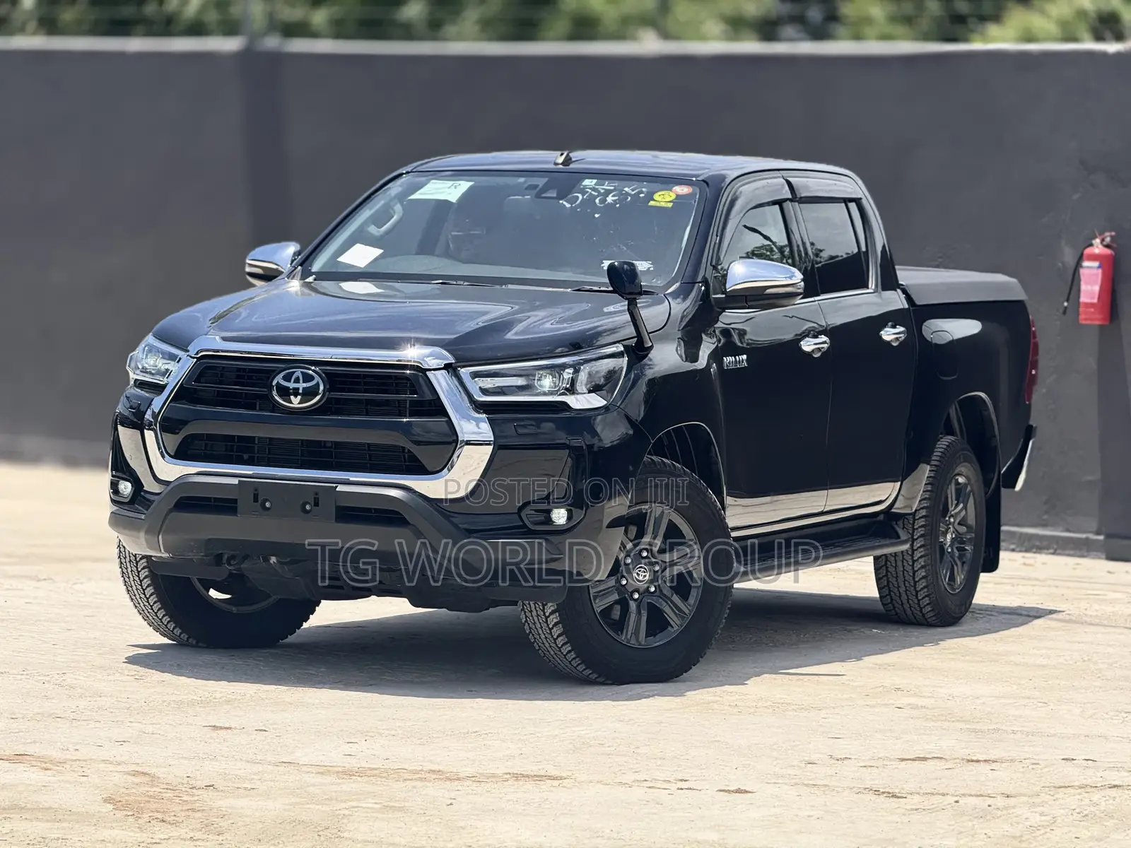 Toyota Hilux 2022 Black