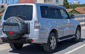 Mitsubishi Pajero 2010 Gray