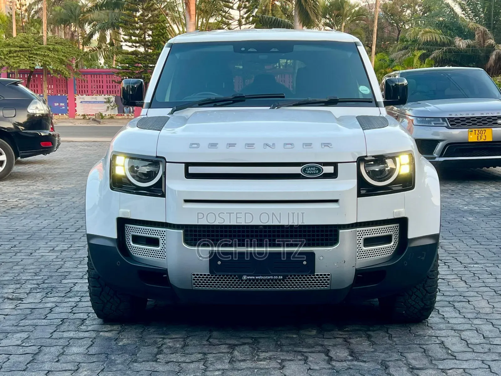 Land Rover Defender 2021 White