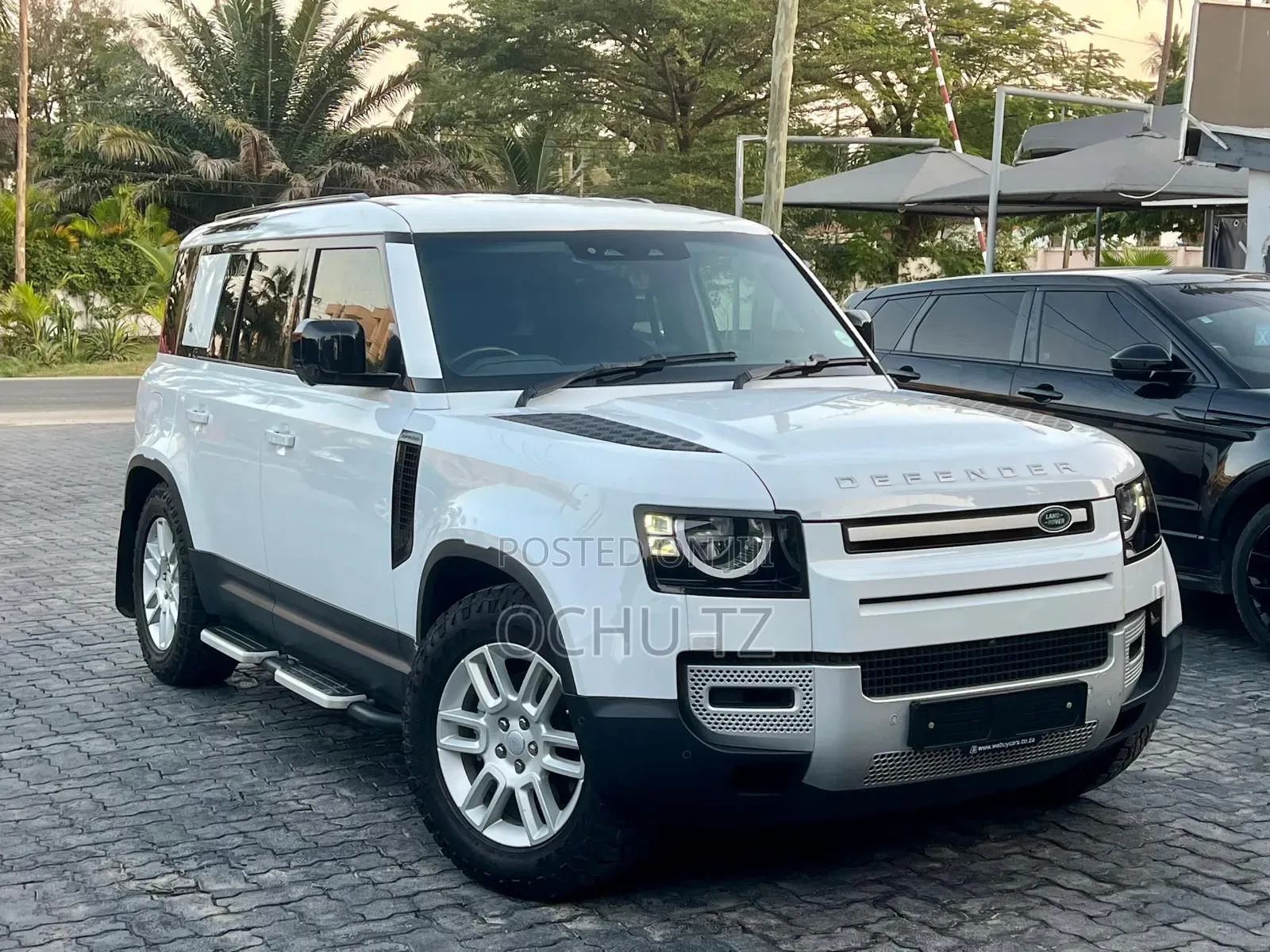 Land Rover Defender 2021 White