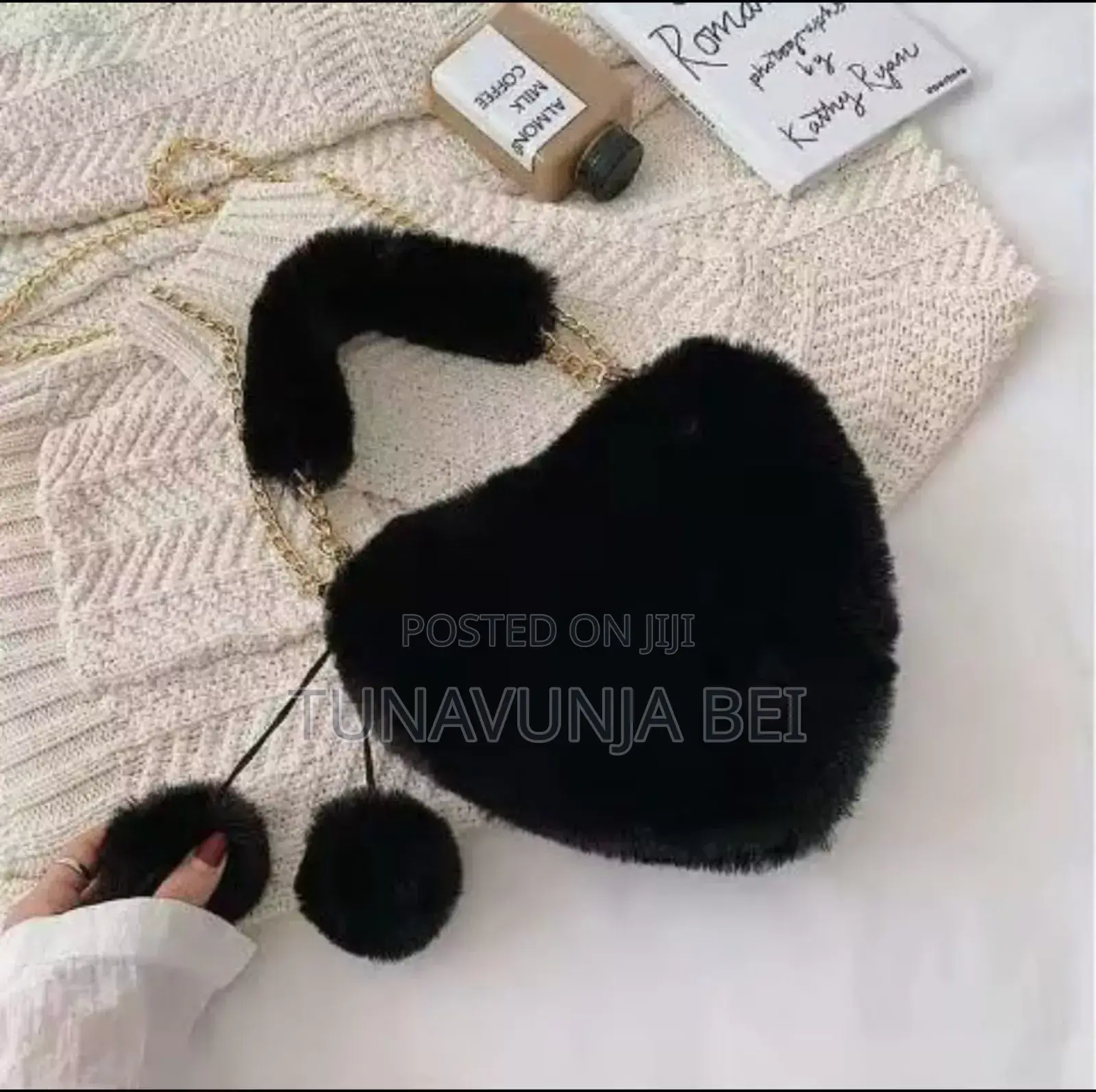 Vinyau Shoulder Bag