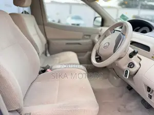 Toyota Raum 2007 Silver