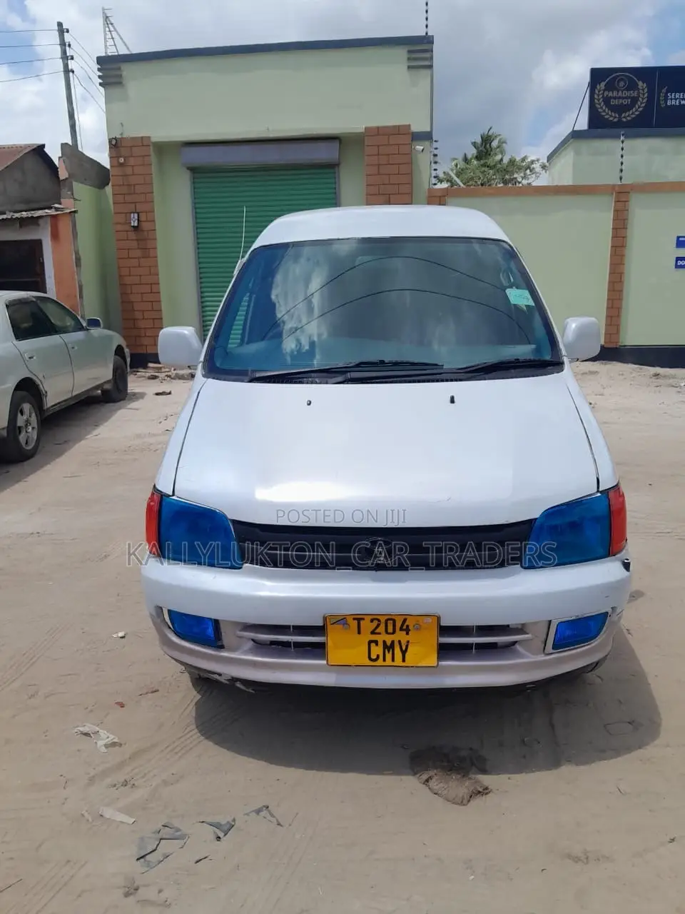 Toyota Noah 2005 White
