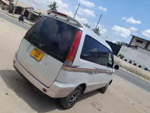 Toyota Noah 2005 White