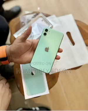 New Apple iPhone 11 128 GB Green
