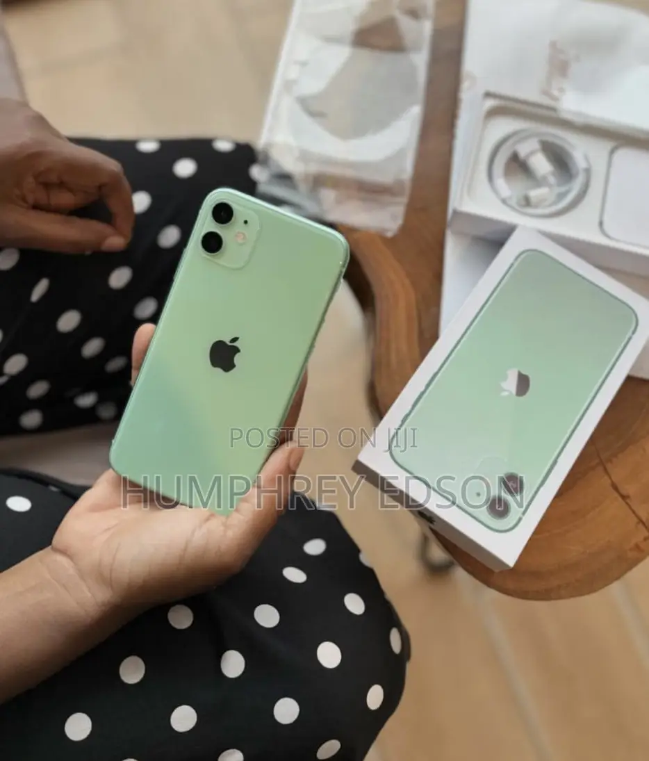 New Apple iPhone 11 128 GB Green