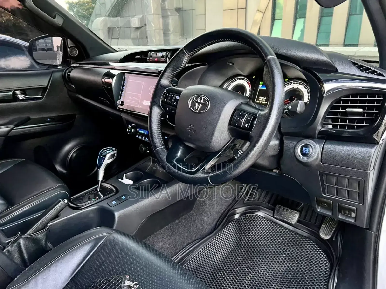 Toyota Hilux 2019 White