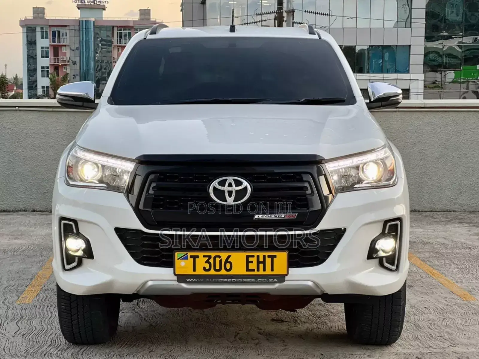 Toyota Hilux 2019 White