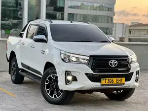 Toyota Hilux 2019 White