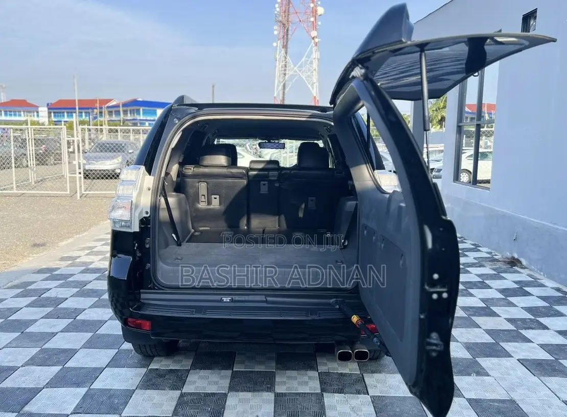 Toyota Land Cruiser Prado 2.7 i 2012 Black
