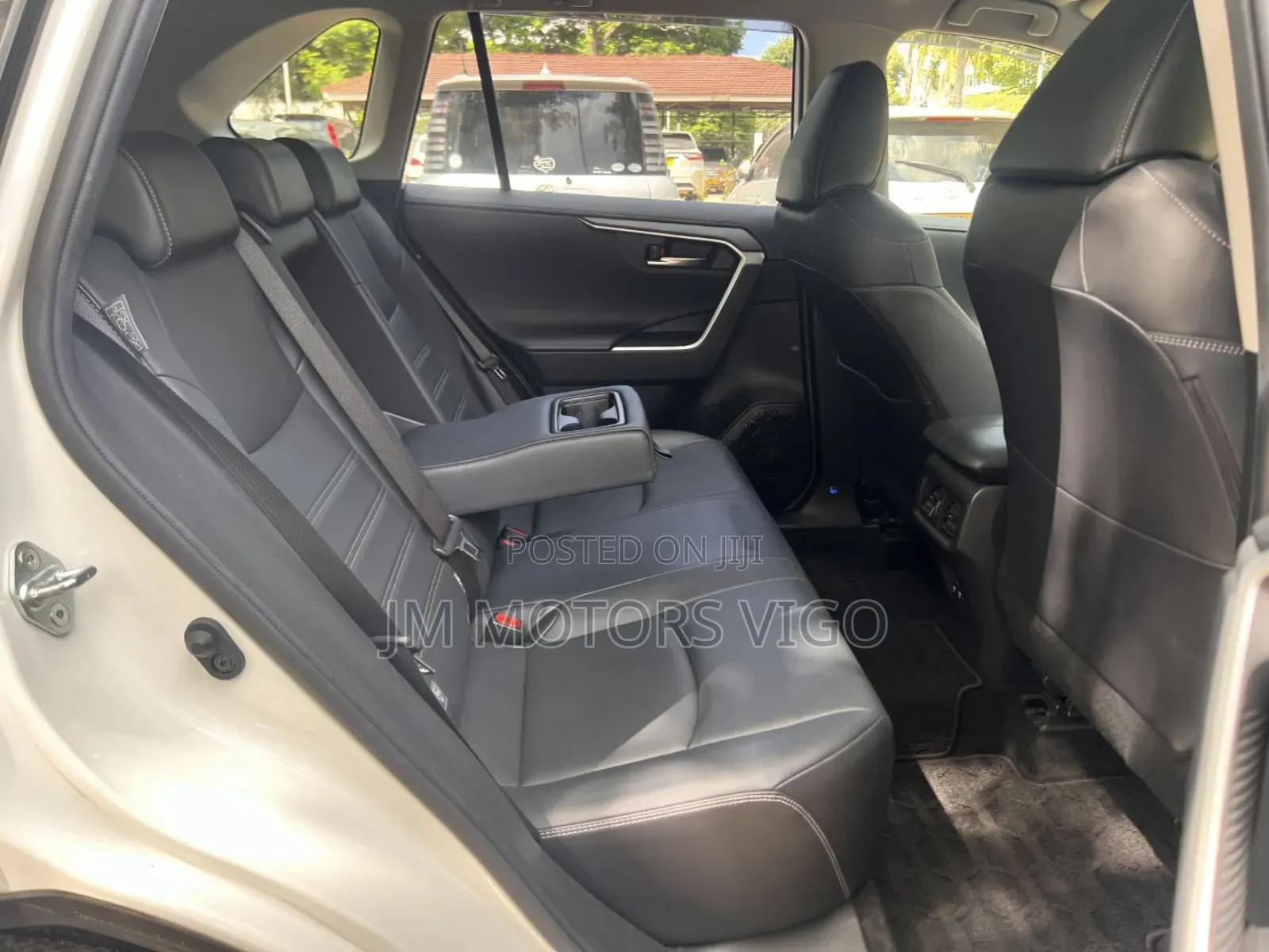 Toyota RAV4 2019 Pearl