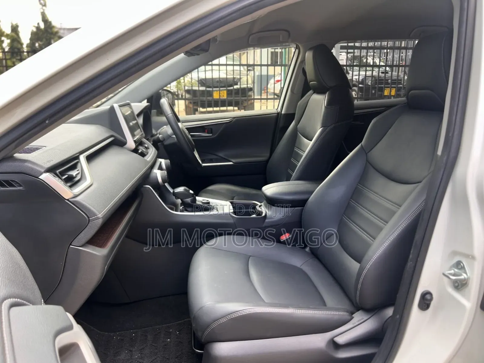 Toyota RAV4 2019 Pearl