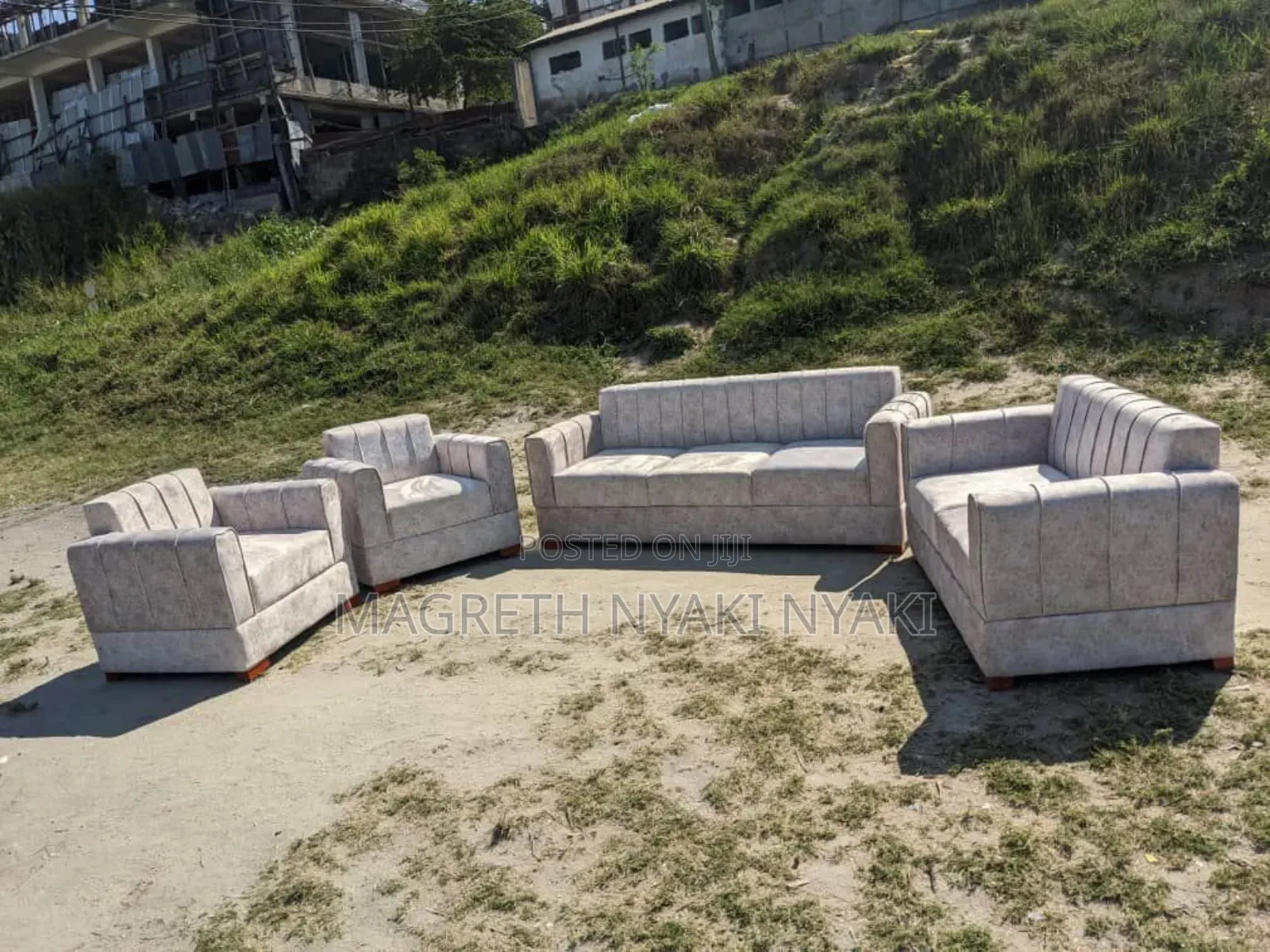 Nauza Sofa Set