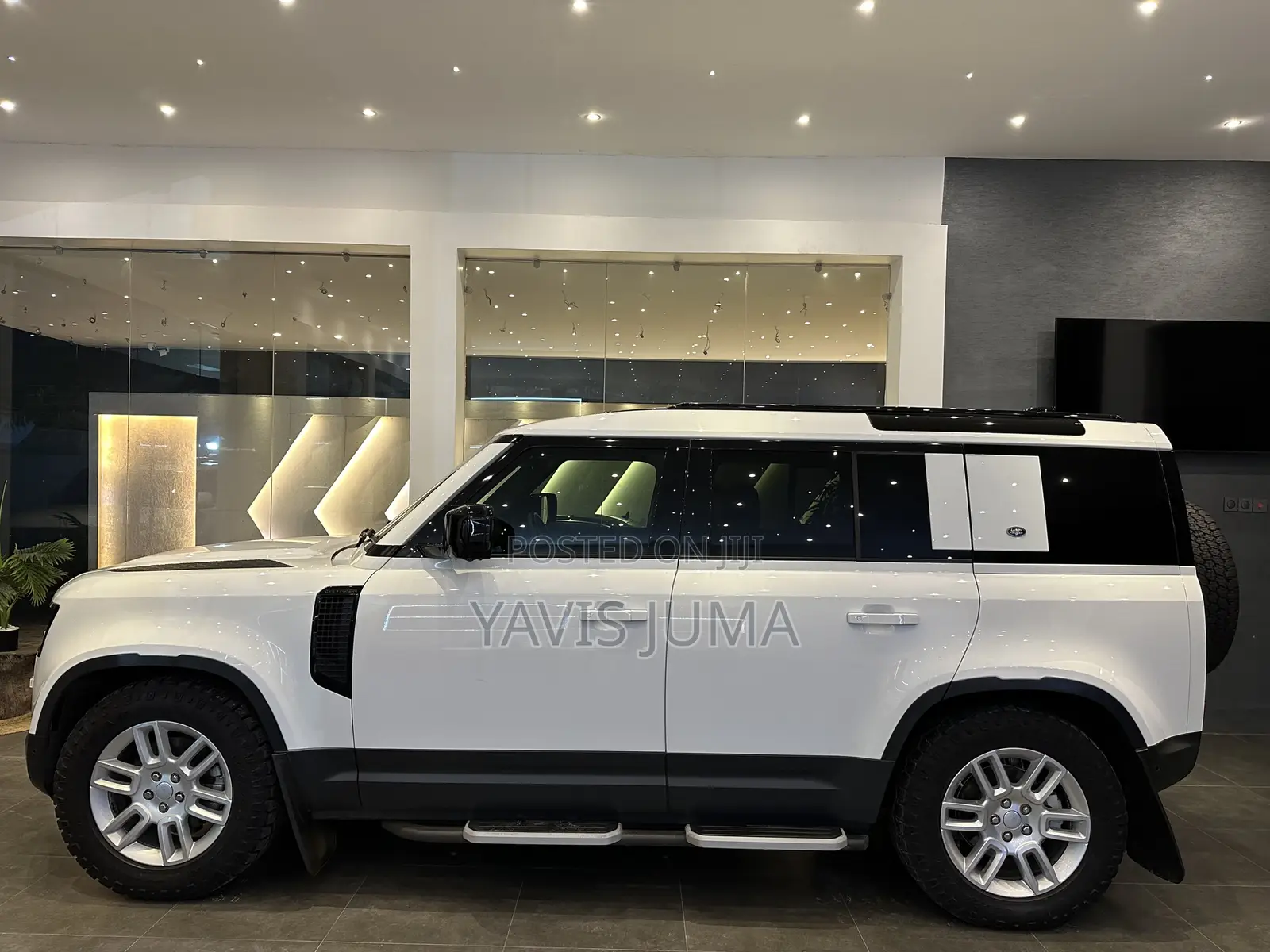 Land Rover Defender 2023 White