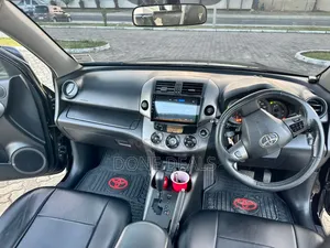 Toyota Vanguard 2010 Black