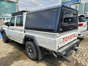 Toyota Land Cruiser 2023 Off white