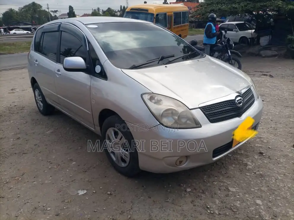 Toyota Corolla Spacio 2005 Silver