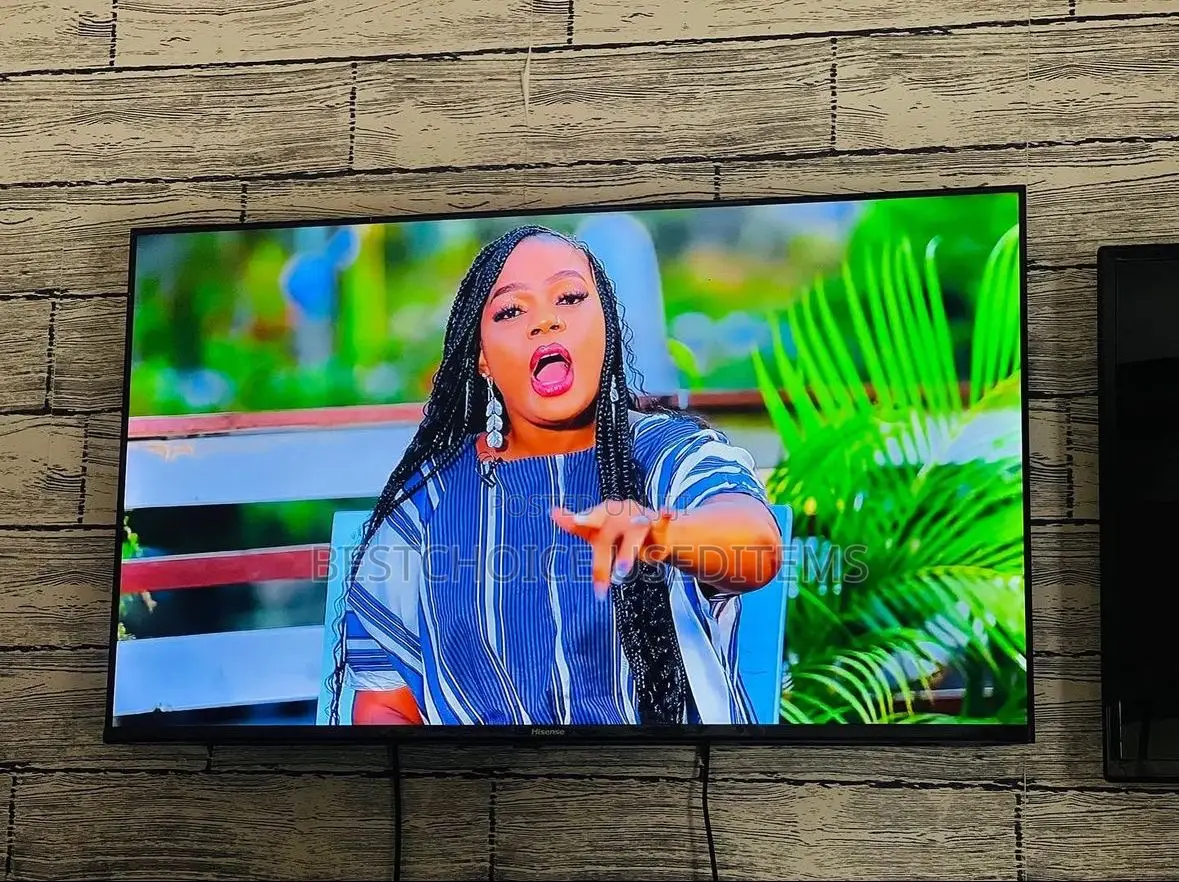 Hisense LED TV // 43inches // Full Box // Bei