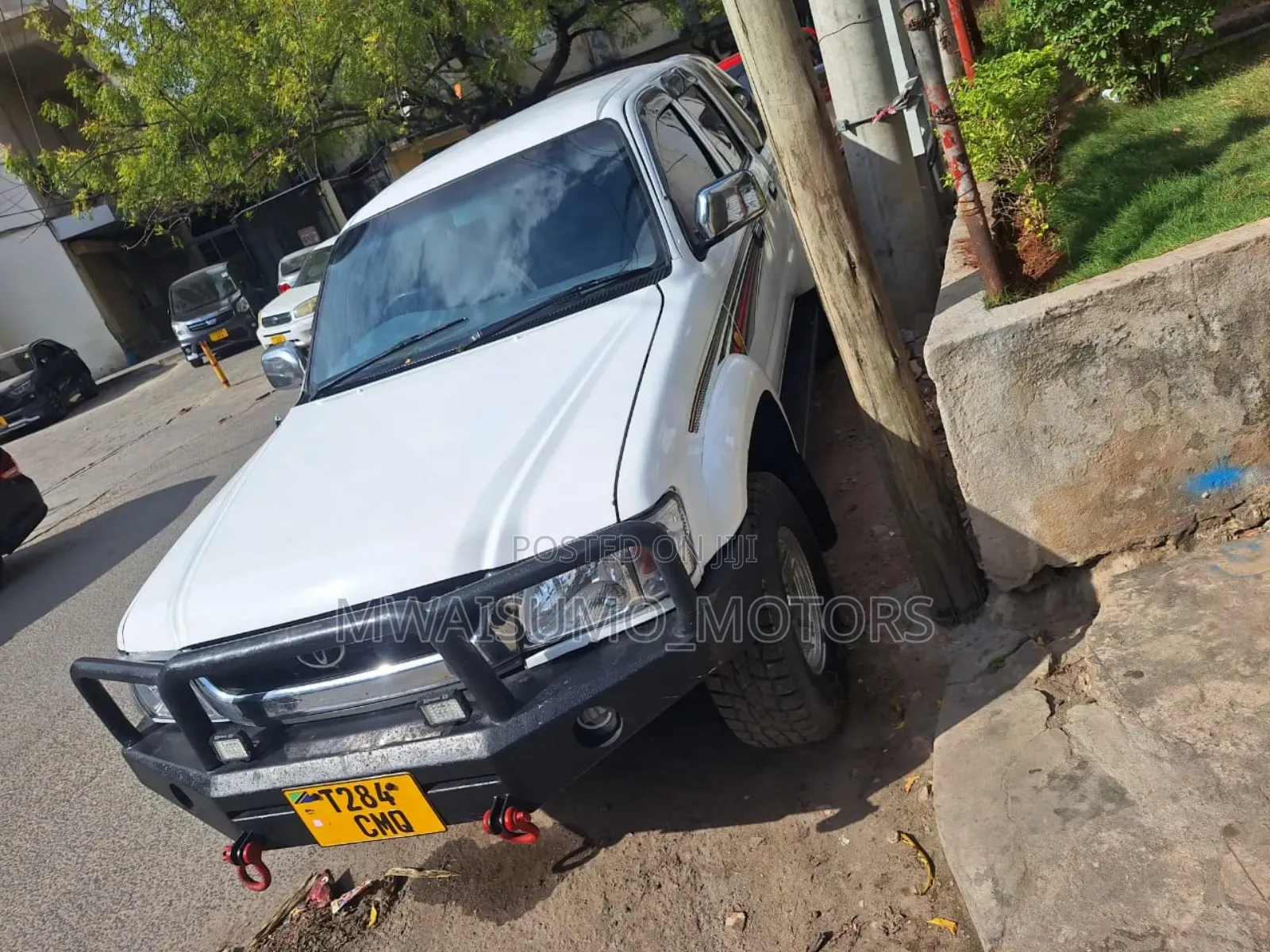 Toyota Hilux 2001 Off white