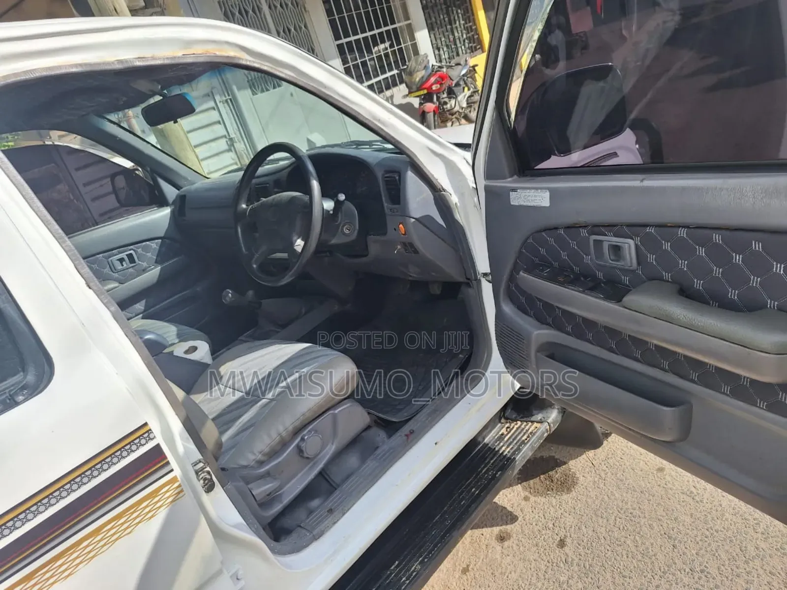 Toyota Hilux 2001 Off white