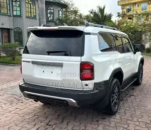 New Toyota Land Cruiser Prado 2024 White