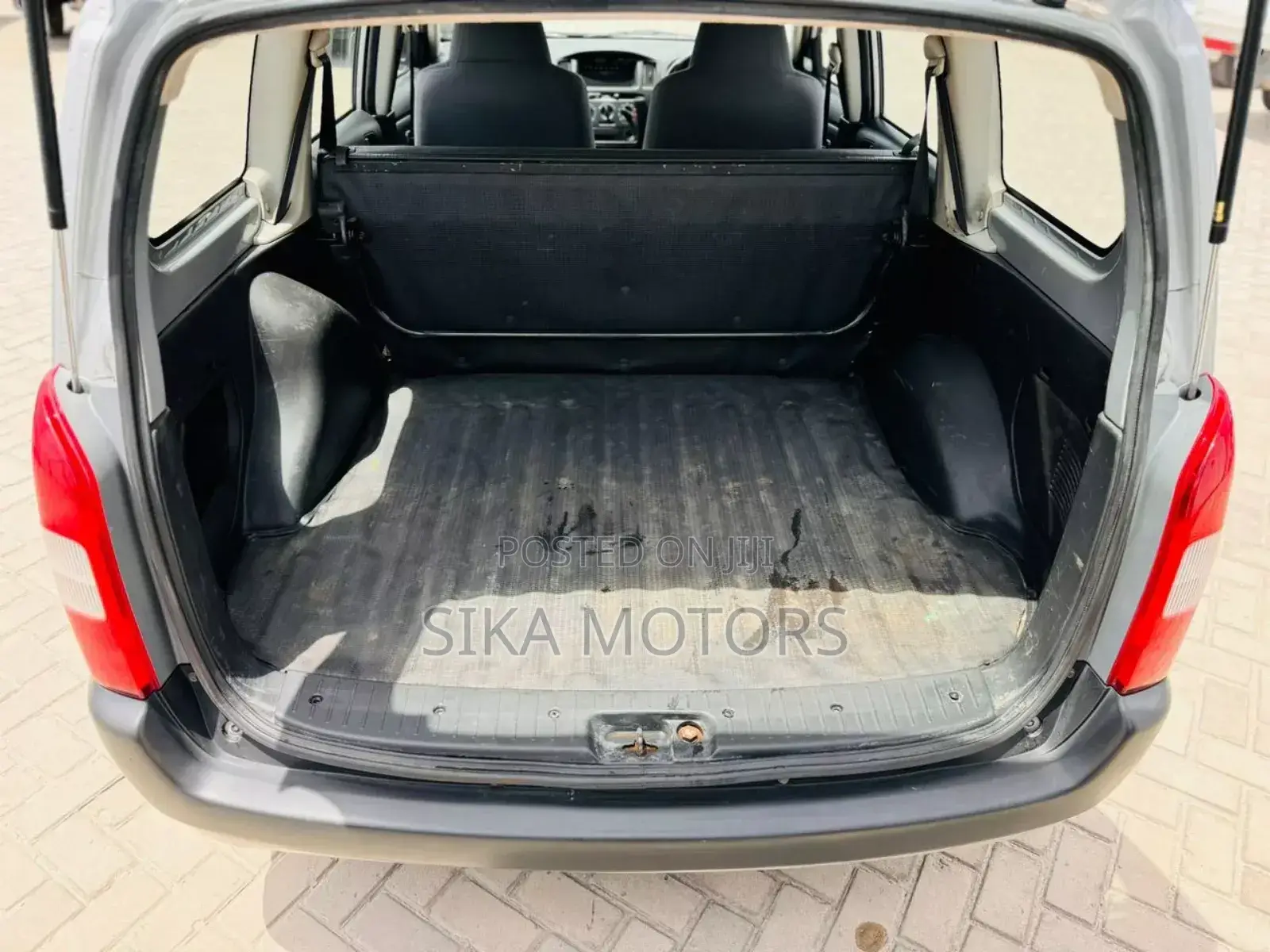 Toyota Probox 2005 Silver