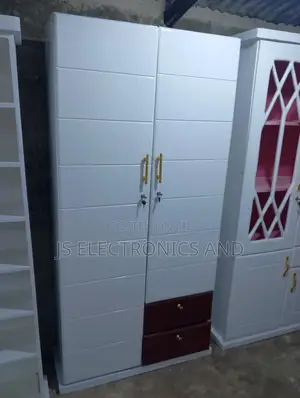 Makabati Milango Mitatu Na Droo Zake Na Kioo