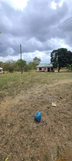 Eneo Lina Nyumba Ndani Linauzwa Boko Temboni Kibaha Pwani