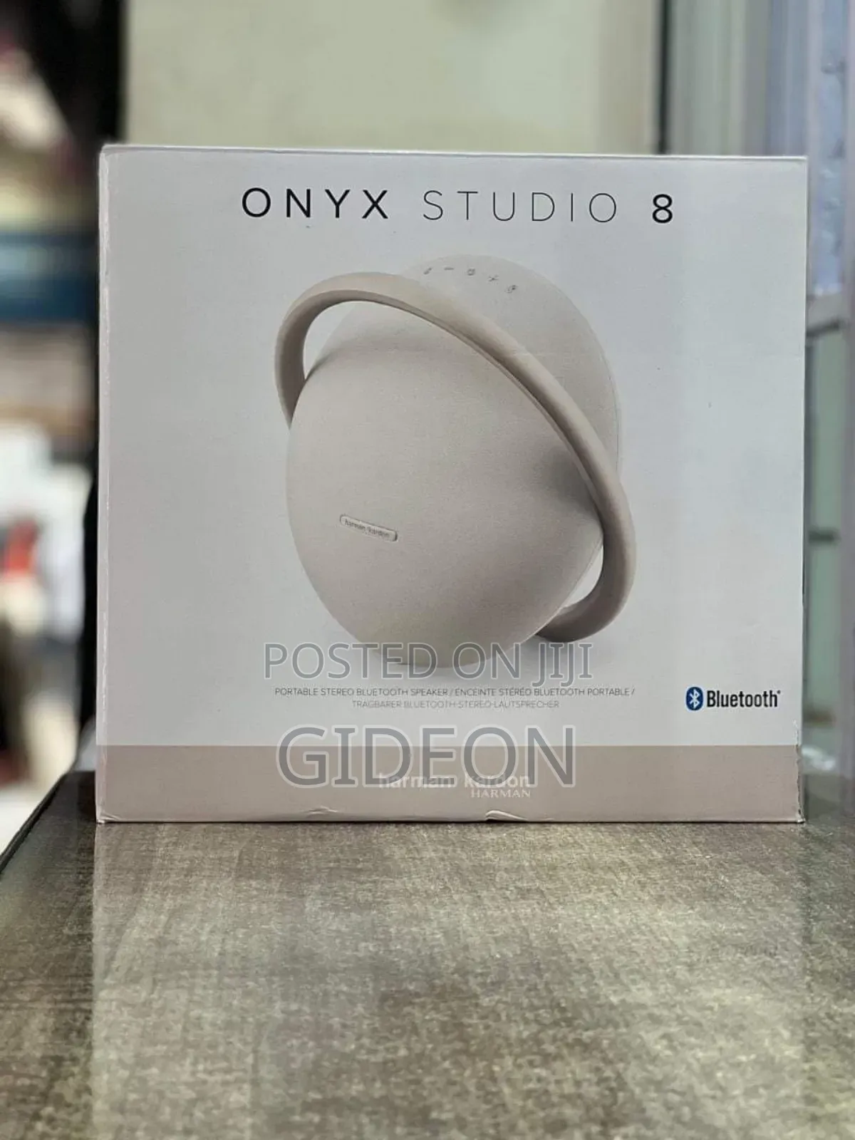 Onyx Studio 8