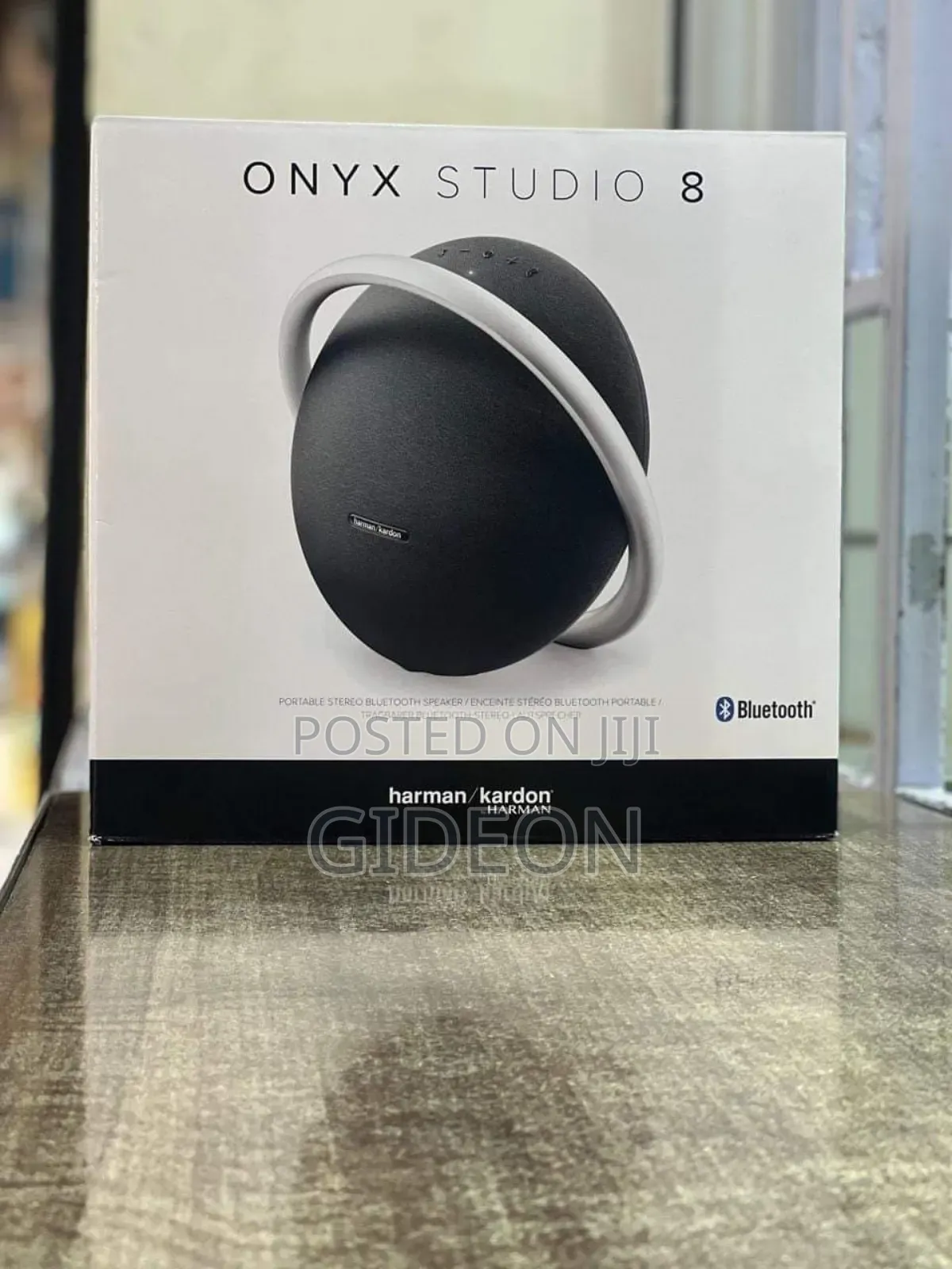 Onyx Studio 8