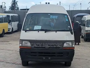 Toyota HiAce 2002 White