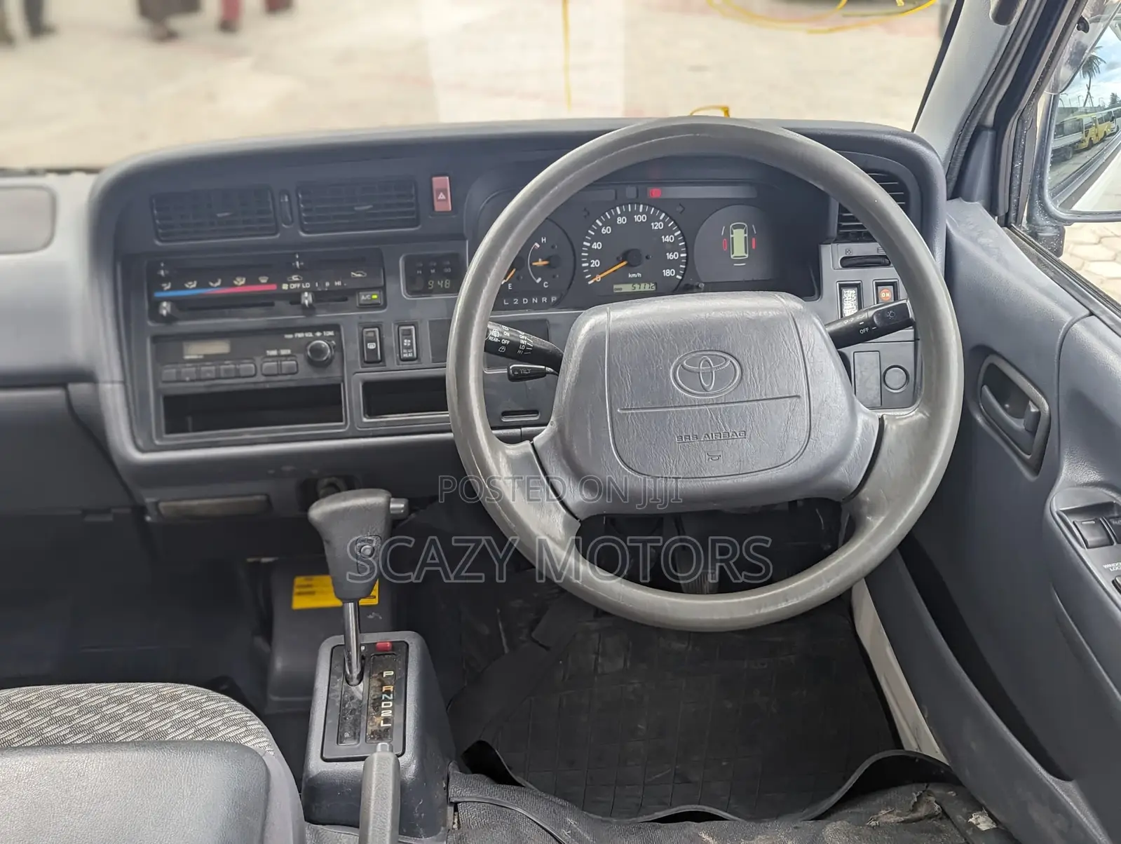 Toyota HiAce 2002 White