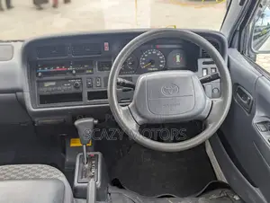 Toyota HiAce 2002 White