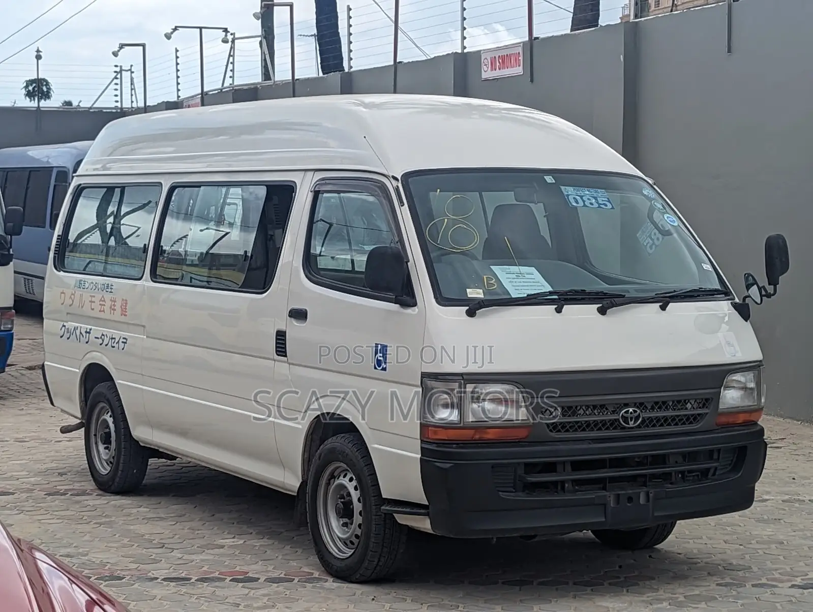 Toyota HiAce 2002 White