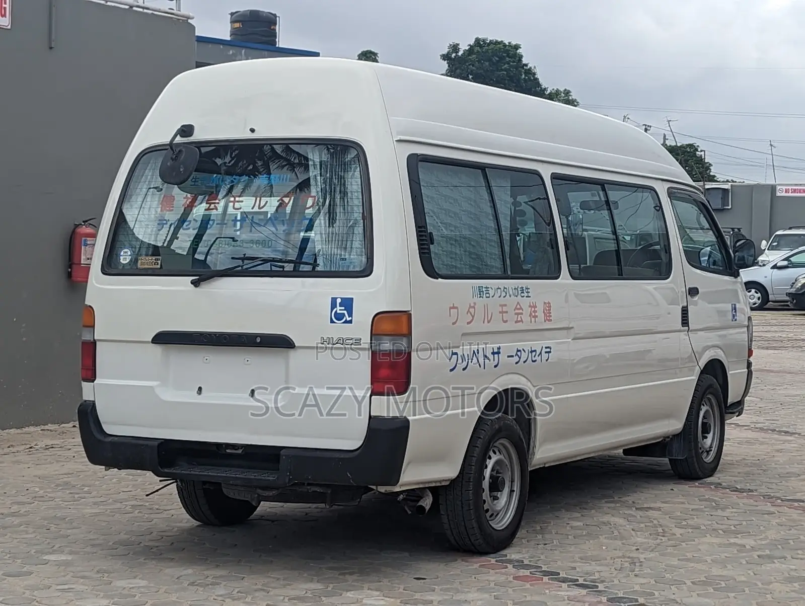 Toyota HiAce 2002 White