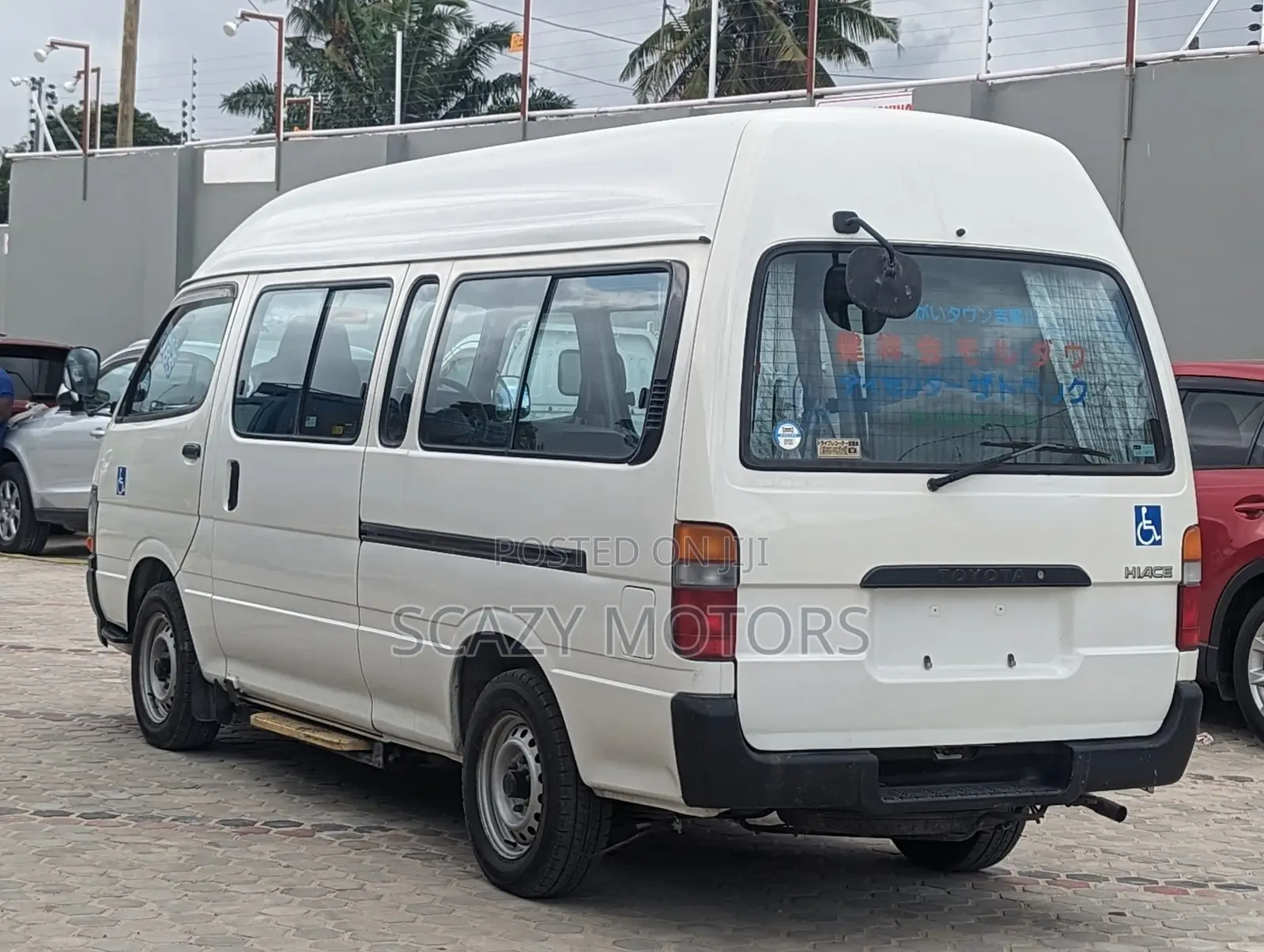 Toyota HiAce 2002 White