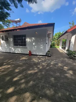 4bdrm House in Oysterbay for rent