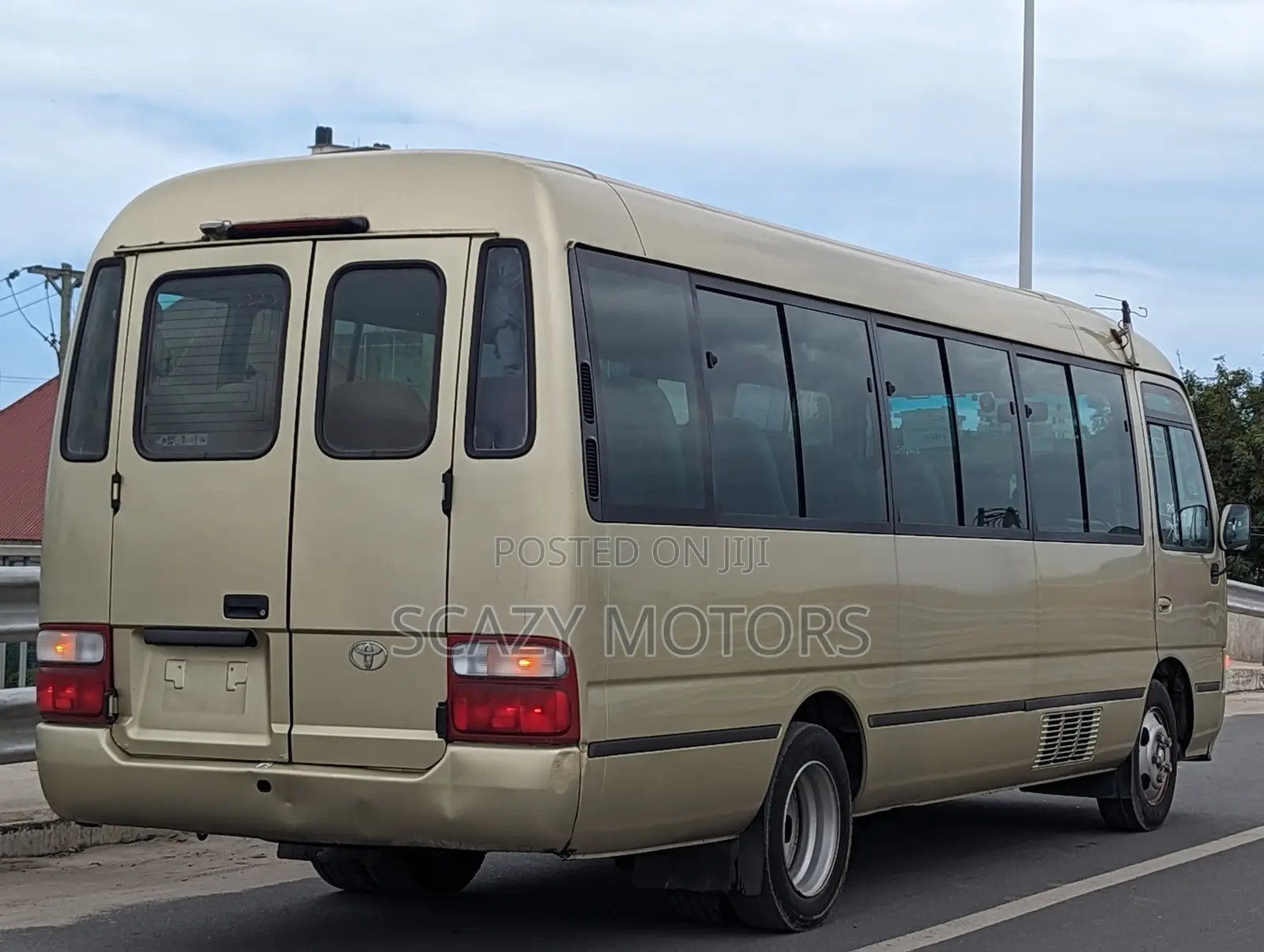 Toyota Coaster 1998 Gold