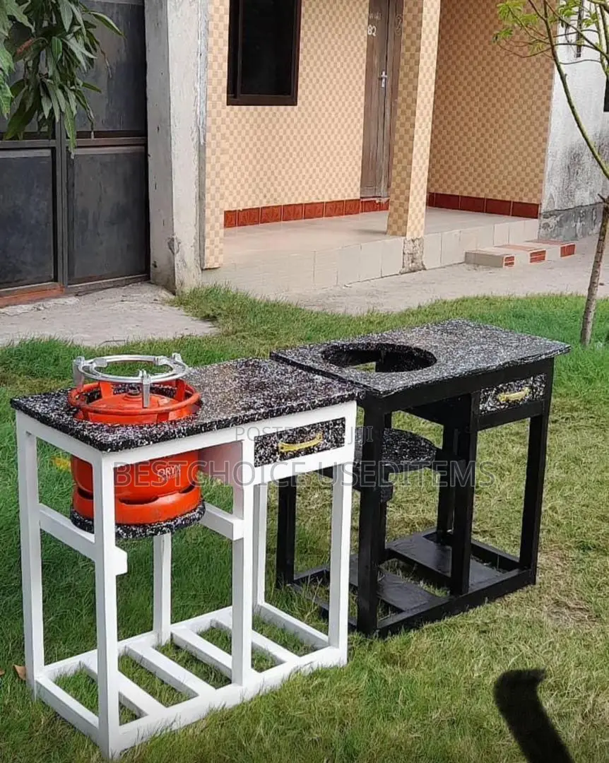 Kitchen Cabinet Yenye Draw Ni Mpya Zipo Nyingi