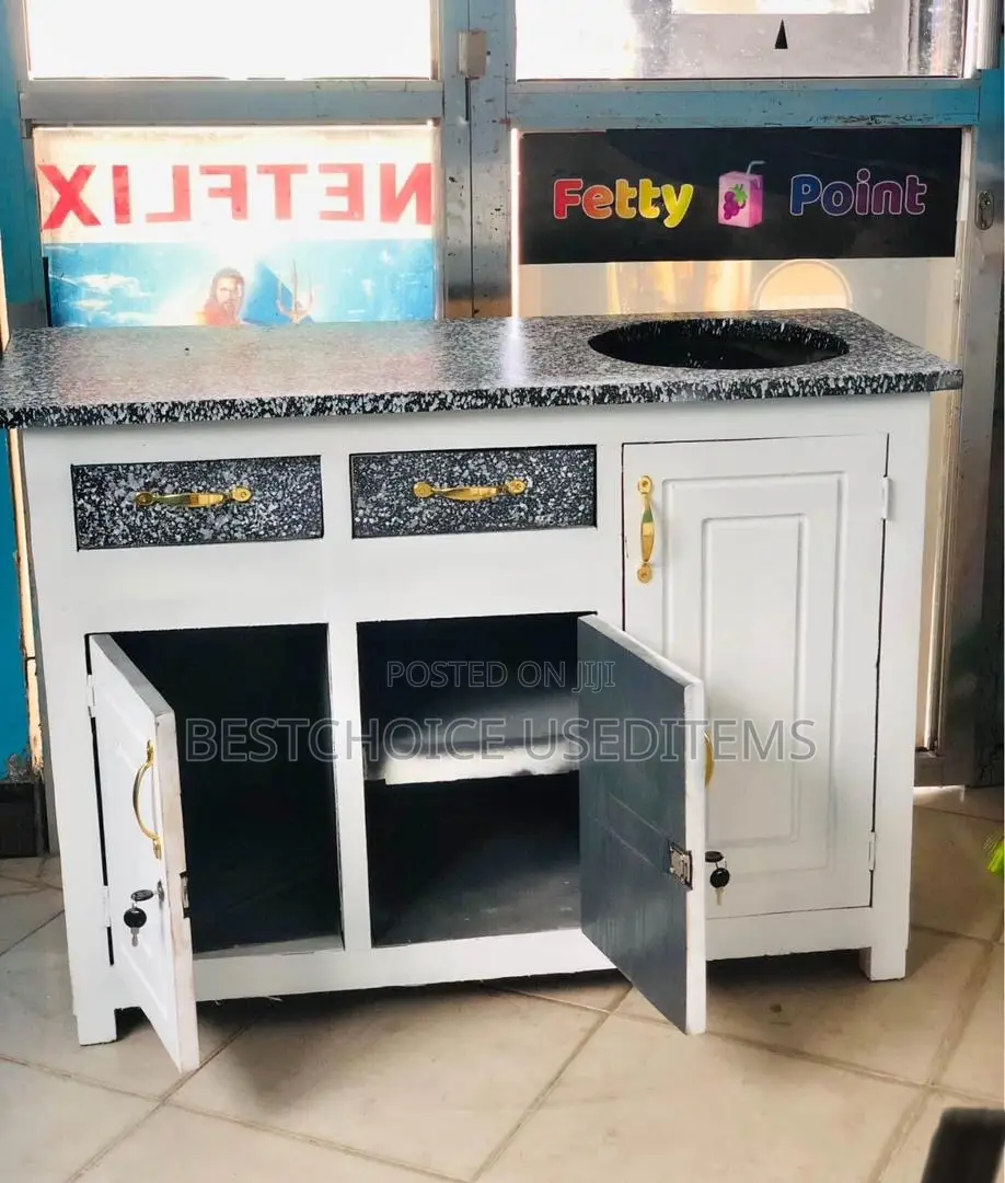 Cabinet Milango Mitatu