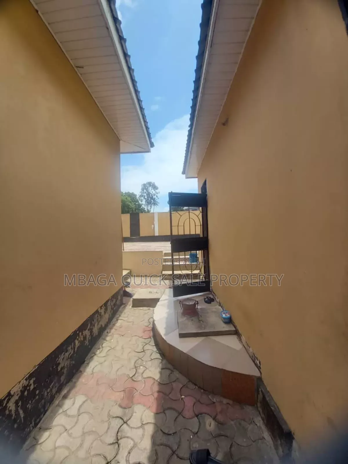 6bdrm House in Salasala Mwisho, Mbezi for sale
