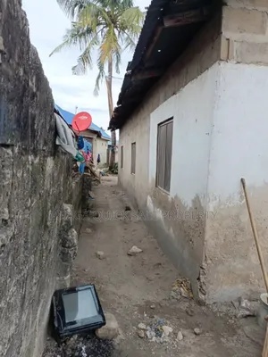 6bdrm House in Manzese for sale