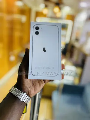 New Apple iPhone 11 128 GB White