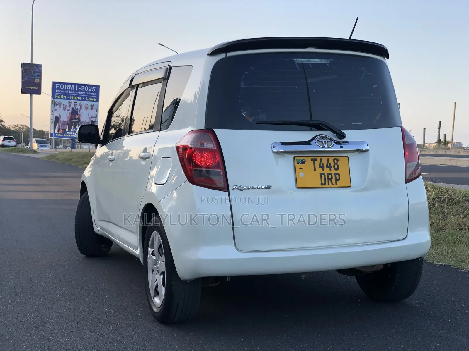 Toyota Ractis 2005 White